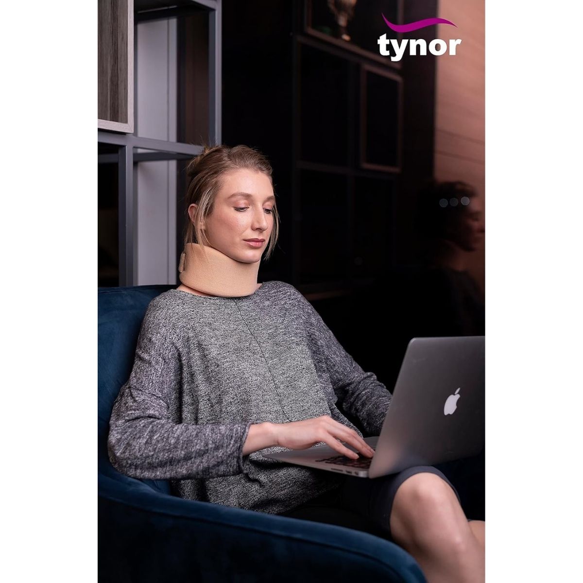 Collarin Suave Tynor Densidad Firme Cervical Velcro Ajustable
